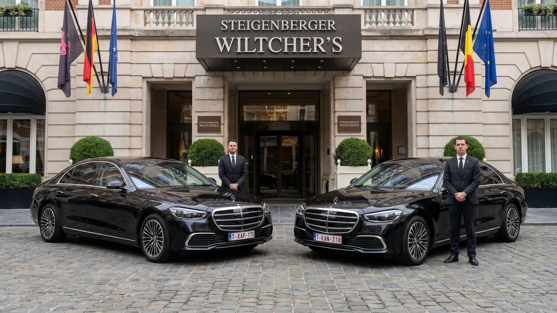 Deux Mercedes Classe S et deux chauffeurs devant le Steigenberger Wiltcher's à Bruxelles